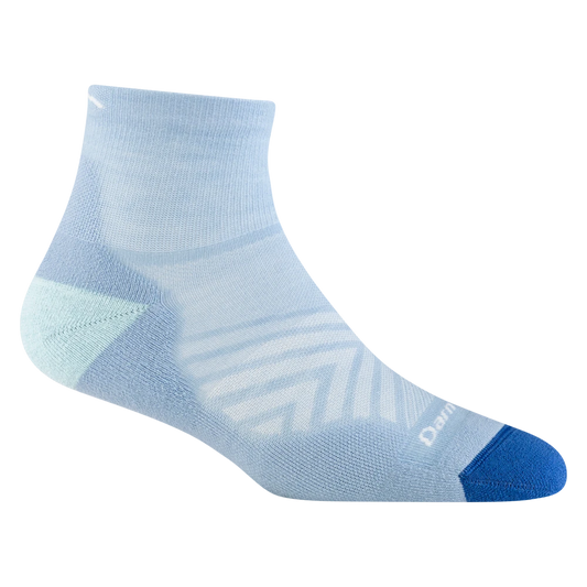 Calcetines tobilleros Darn Tough de lana merina en color sky con acolchado para correr