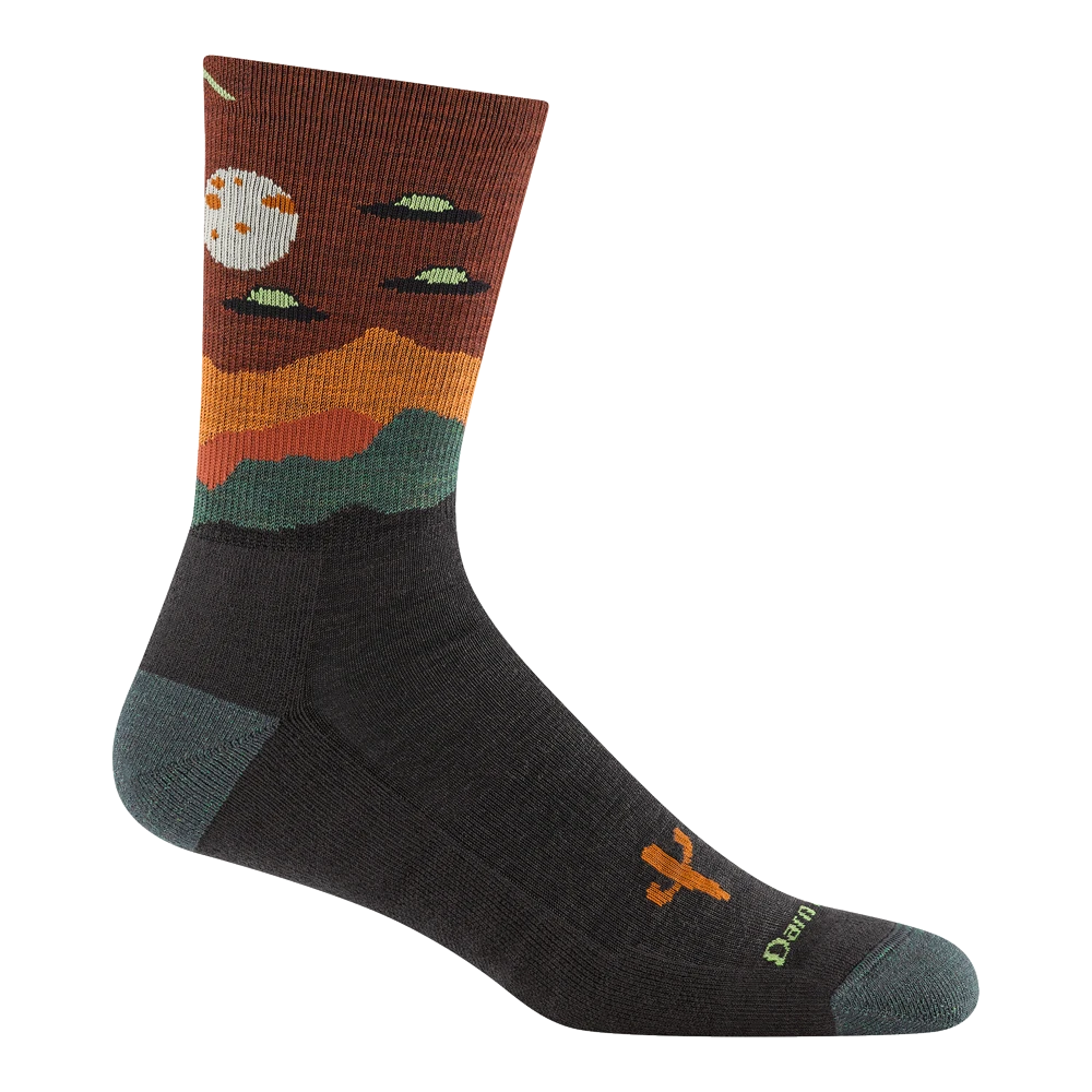 Calcetines de senderismo tobilleros altos Darn Tough en color Walnut con diseño montañés y acolchado ligero