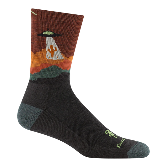 Calcetines de senderismo tobilleros altos Darn Tough en color walnut con diseño de montaña y acolchado ligero