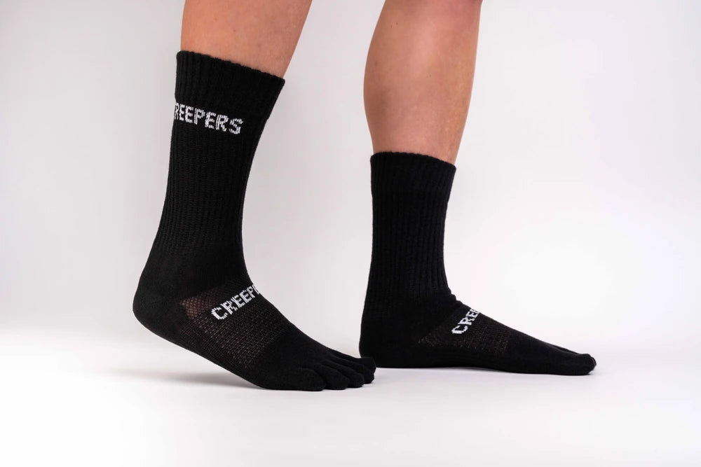 Calcetín de dedos Creepers negro con altura tobillero alto para trail y senderismo
