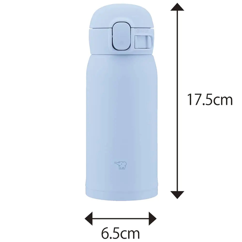 Botella térmica Zojirushi SM-WS azul claro. Tapa con cierre de seguridad y logo de elefante. Dimensiones: 17.5 cm de alto y 6.5 cm de ancho