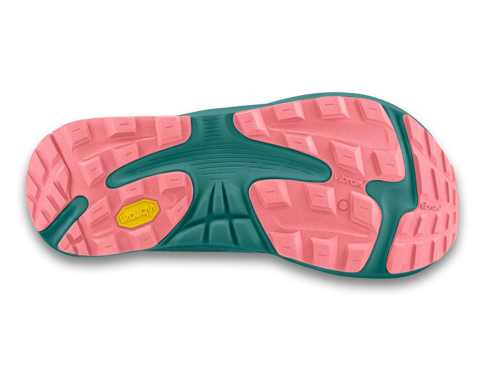 Suela de zapatilla Topo Athletic Ultraventure 4 Mujer en azul turquesa y rosa, con diseño de tracción Vibram.