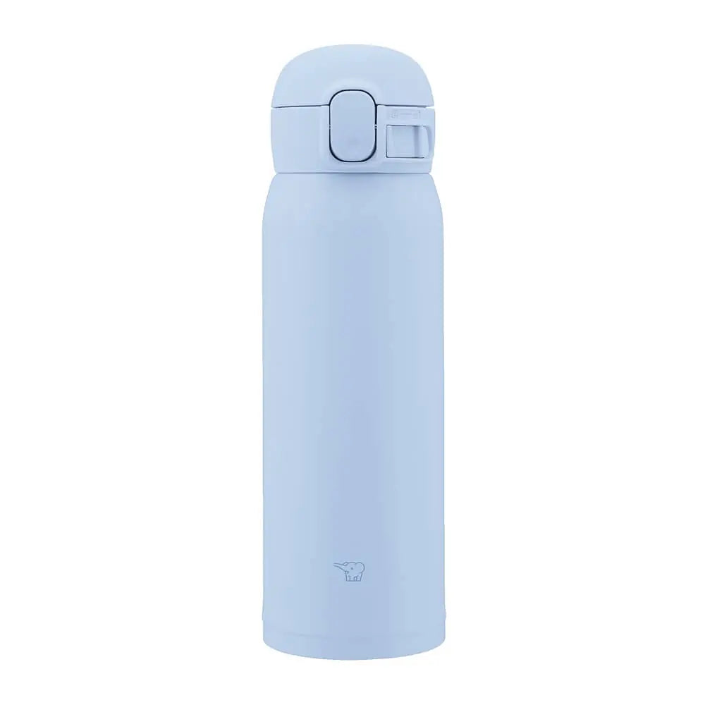 Botella térmica Zojirushi SM-WS color azul claro, capacidad 480 ml. Tapa con cierre de seguridad y botón de apertura. Logo de elefante grabado en la parte inferior.