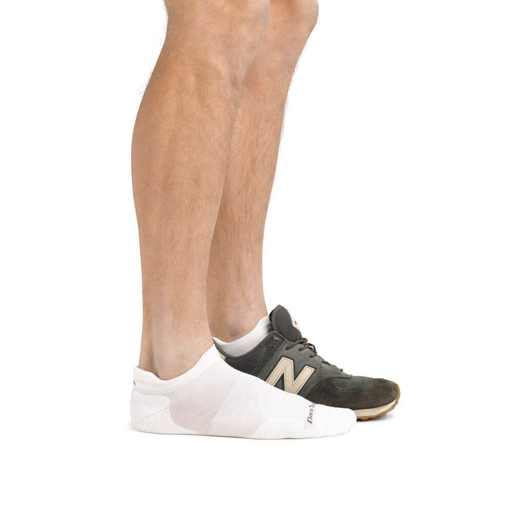 Darn Tough Calcetines invisible con acolchado de running y trail de lana merina. Mod. Run 1039 color  White